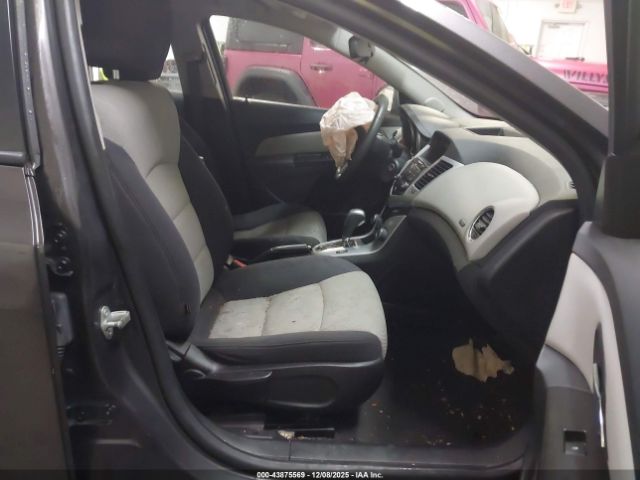 Chevrolet Cruze Ls Auto Image 8