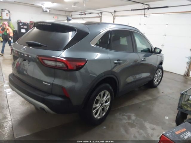 Ford Escape Active Image 2
