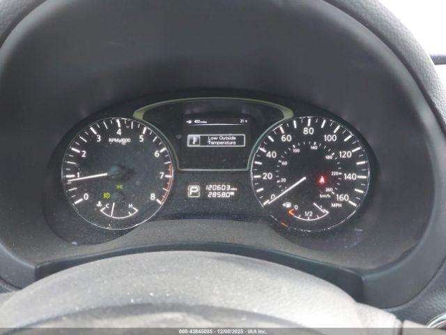 Nissan Altima 2.5 Sv Image 4