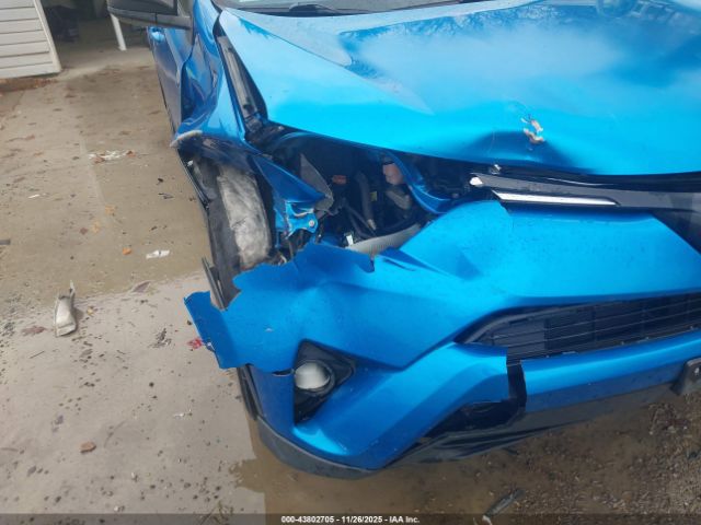 Toyota RAV4 Le Image 17