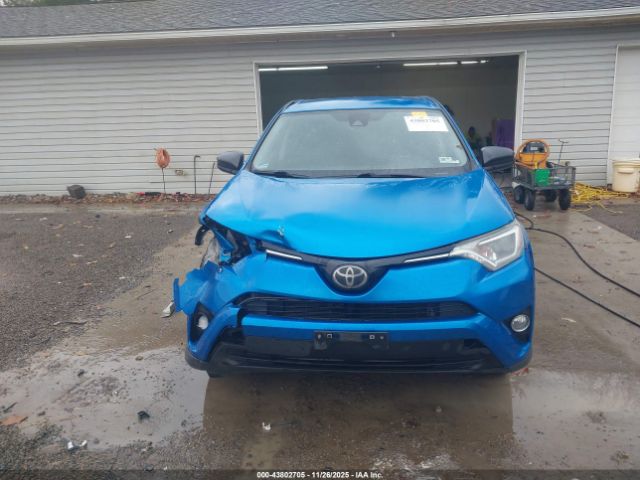 Toyota RAV4 Le Image 15