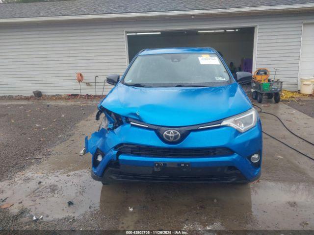 Toyota RAV4 Le Image 15