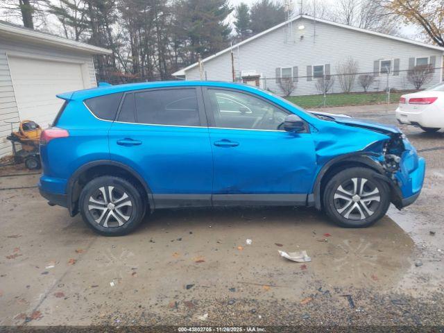 Toyota RAV4 Le Image 14