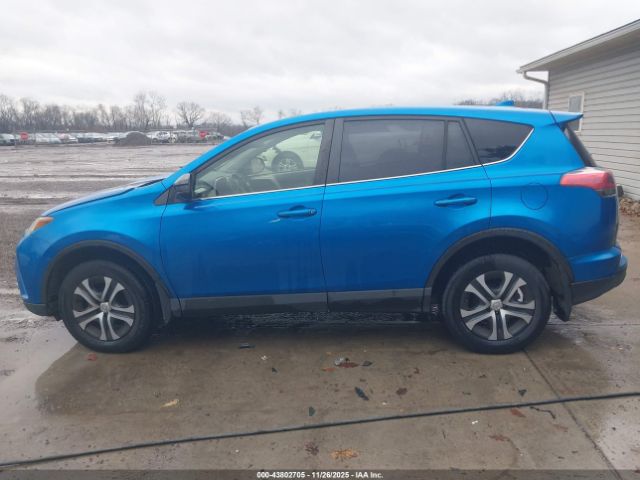 Toyota RAV4 Le Image 13