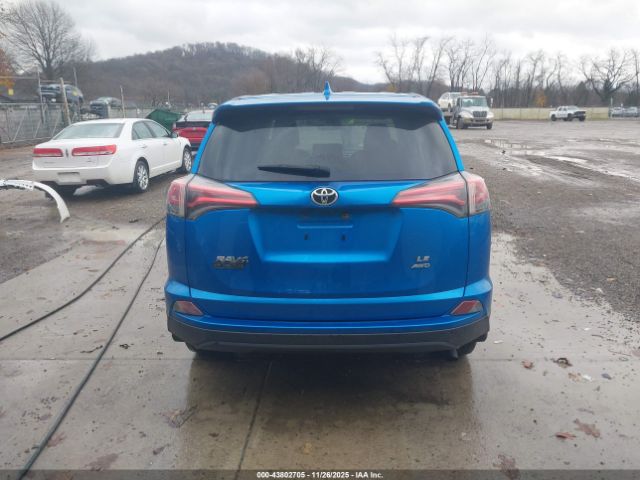 Toyota RAV4 Le Image 4