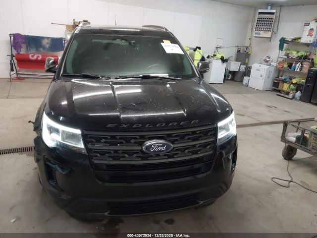 Ford Explorer Xlt Image 11