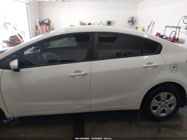 Kia Forte Lx Image 17