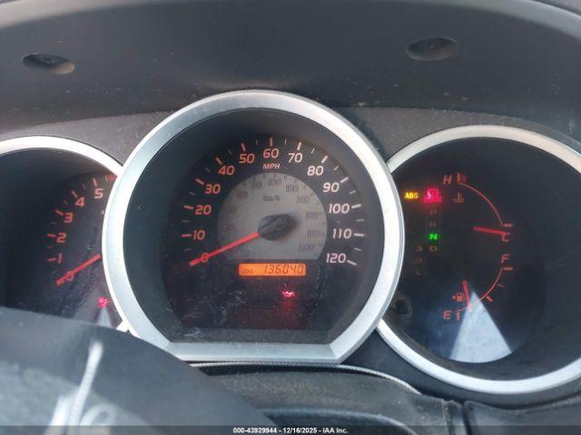 Toyota Tacoma Image 11