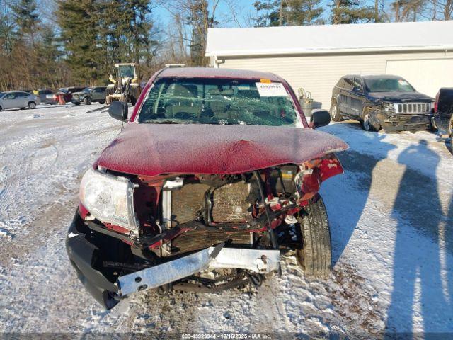 Toyota Tacoma Image 2