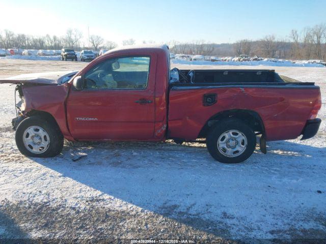 Toyota Tacoma Image 16