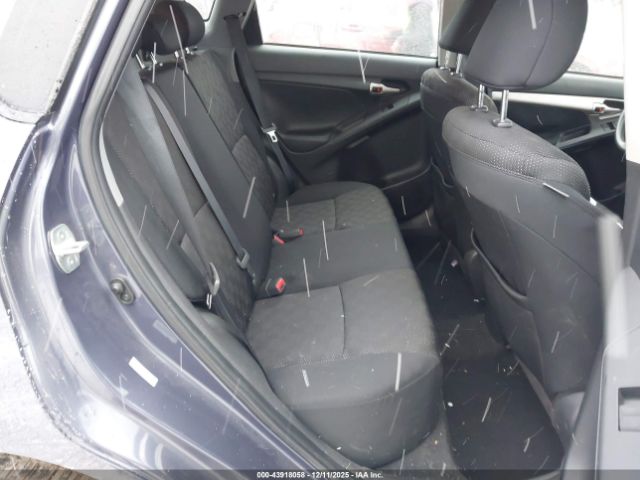 Pontiac Vibe Image 9