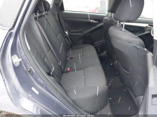 Pontiac Vibe Image 9