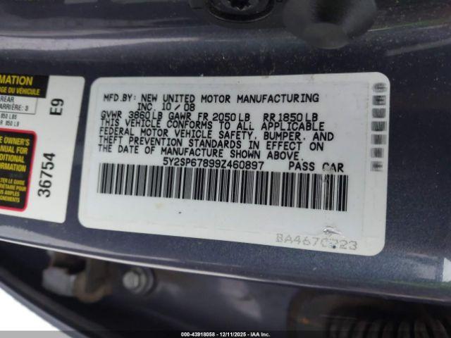 Pontiac Vibe Image 16