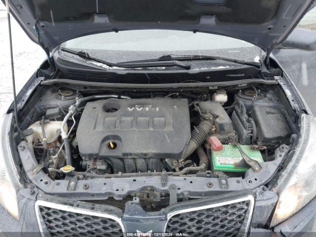 Pontiac Vibe Image 2