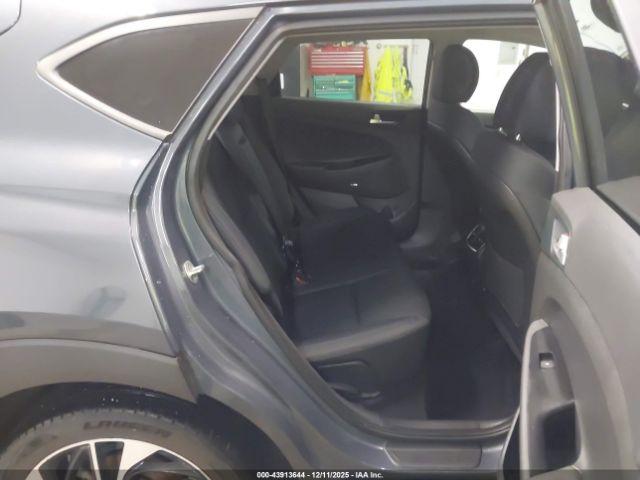 Hyundai TUCSON Sport Image 16