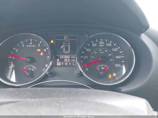 Nissan Rogue S Image 9