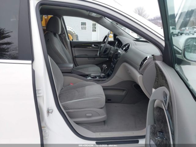 Buick Enclave Convenience Image 9