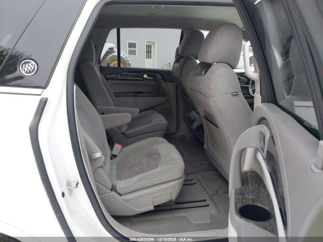 Buick Enclave Convenience Image 15