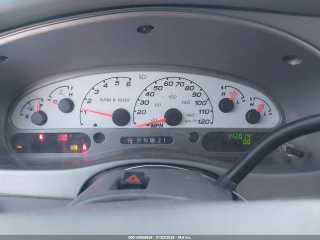 Ford Explorer Image 13