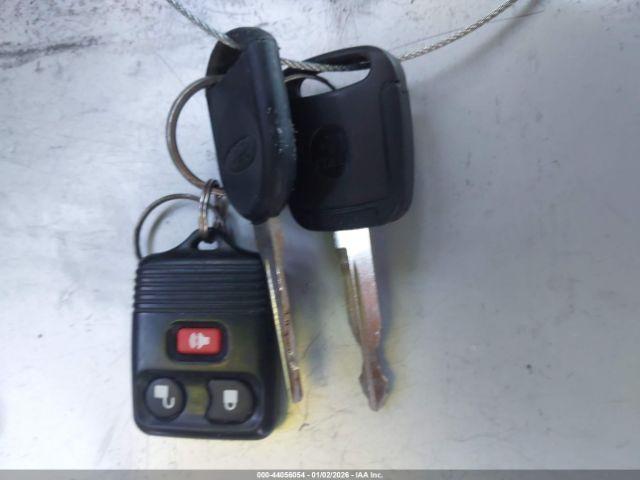 Ford Explorer Image 7