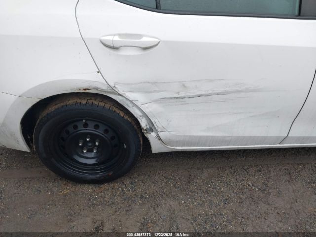 Toyota Corolla Le Image 6