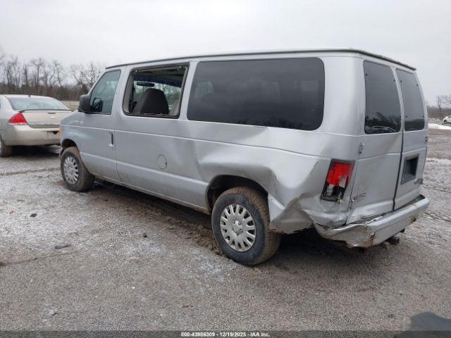 Ford E-150 Image 17