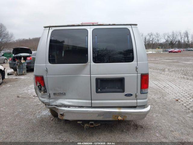 Ford E-150 Image 14