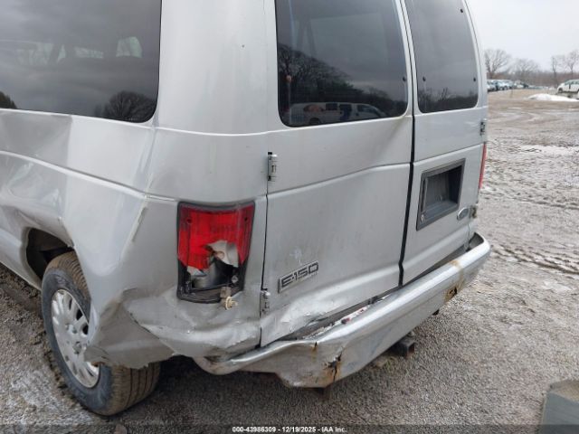 Ford E-150 Image 12