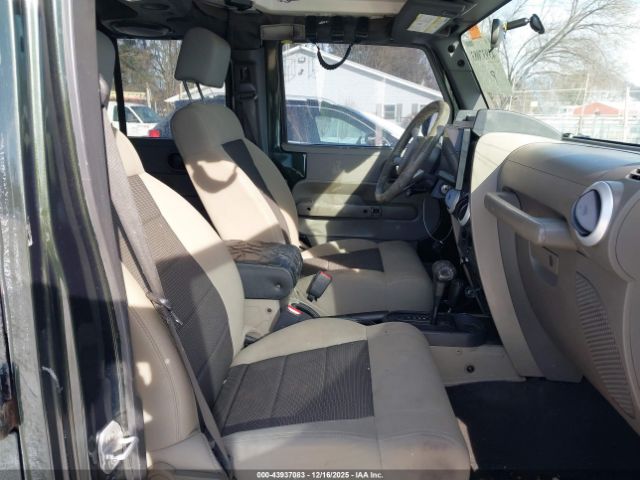 Jeep Wrangler Sahara Image 7