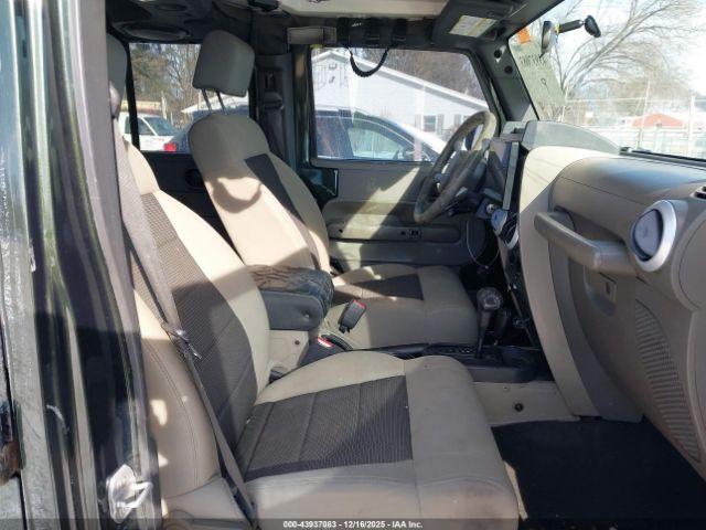 Jeep Wrangler Sahara Image 7