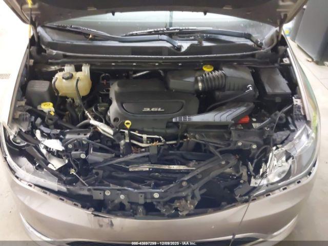 Chrysler Pacifica Touring-l Plus Image 5