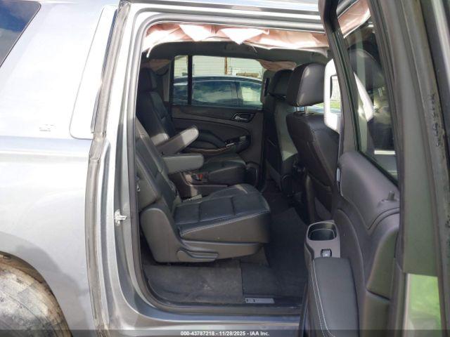 Chevrolet Suburban 4wd Lt Image 17