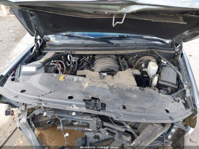 Chevrolet Suburban 4wd Lt Image 3