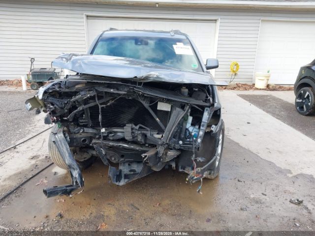 Chevrolet Suburban 4wd Lt Image 10