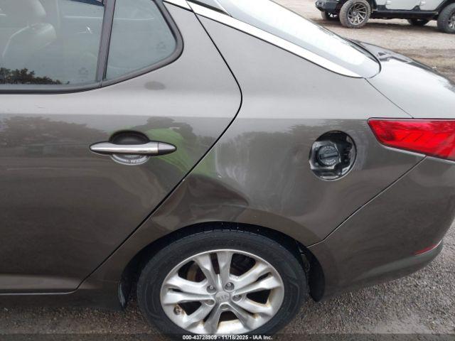 Kia Optima Ex Image 16