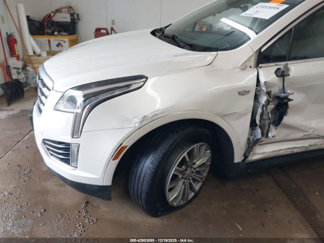 Cadillac XT5 Luxury Image 3