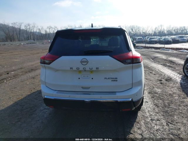 Nissan Rogue Platinum Intelligent Awd Image 16