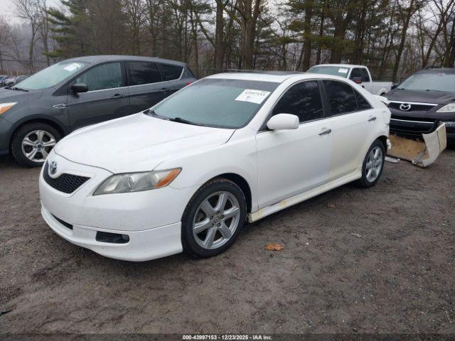 Toyota Camry Se Image 4