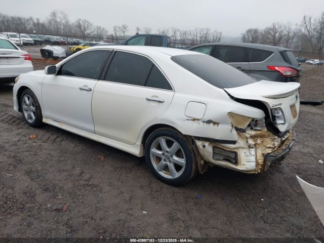 Toyota Camry Se Image 2