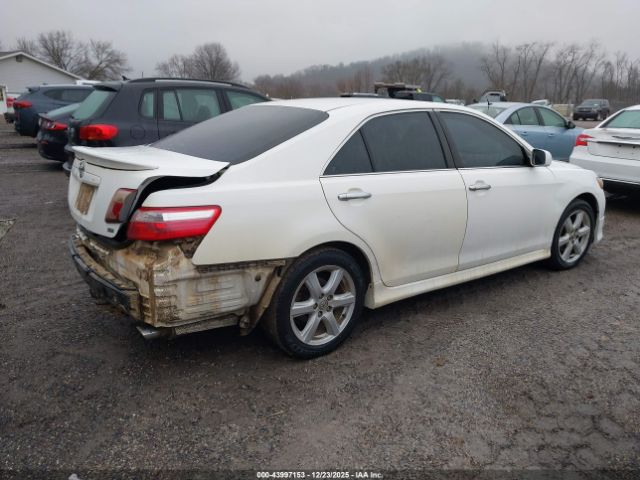 Toyota Camry Se Image 12