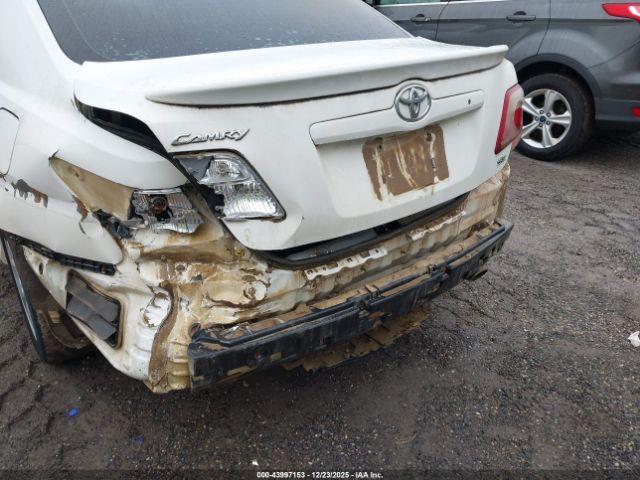 Toyota Camry Se Image 3