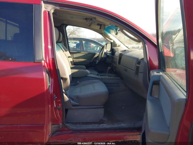 Nissan Titan Se Image 8