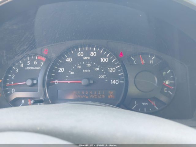 Nissan Titan Se Image 9