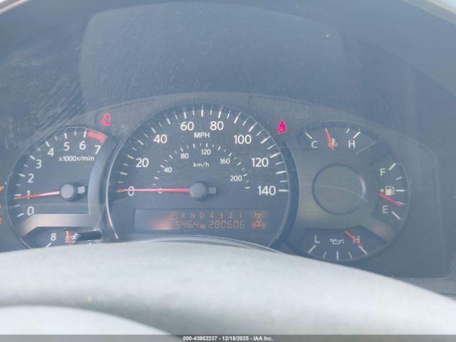 Nissan Titan Se Image 9