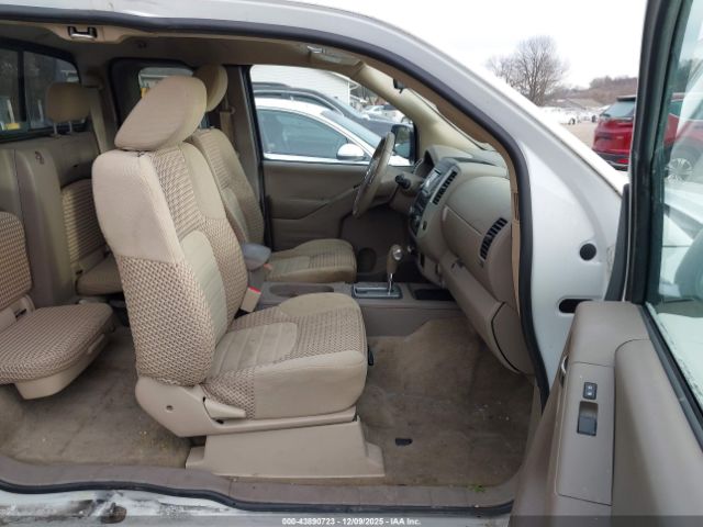 Nissan Frontier Sv Image 8