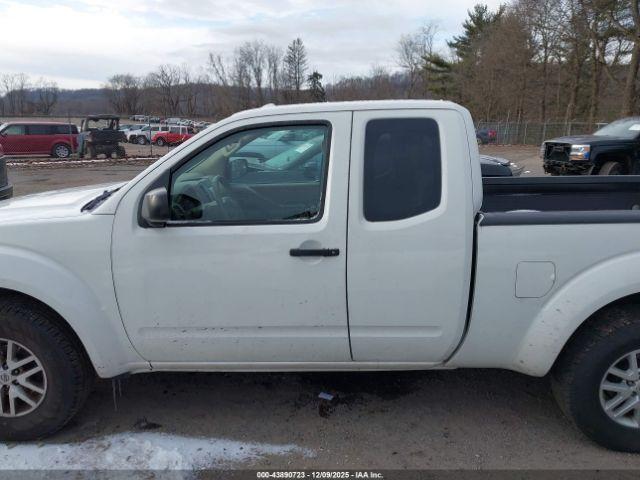 Nissan Frontier Sv Image 2