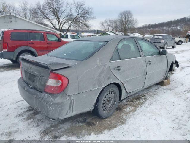 Toyota Camry Se Image 16
