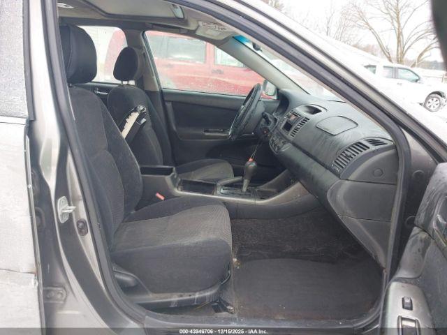 Toyota Camry Se Image 2