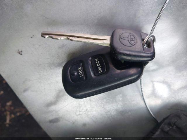 Toyota Camry Se Image 13