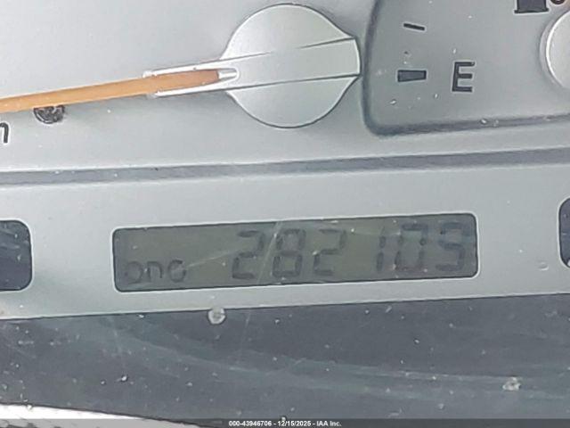 Toyota Camry Se Image 6